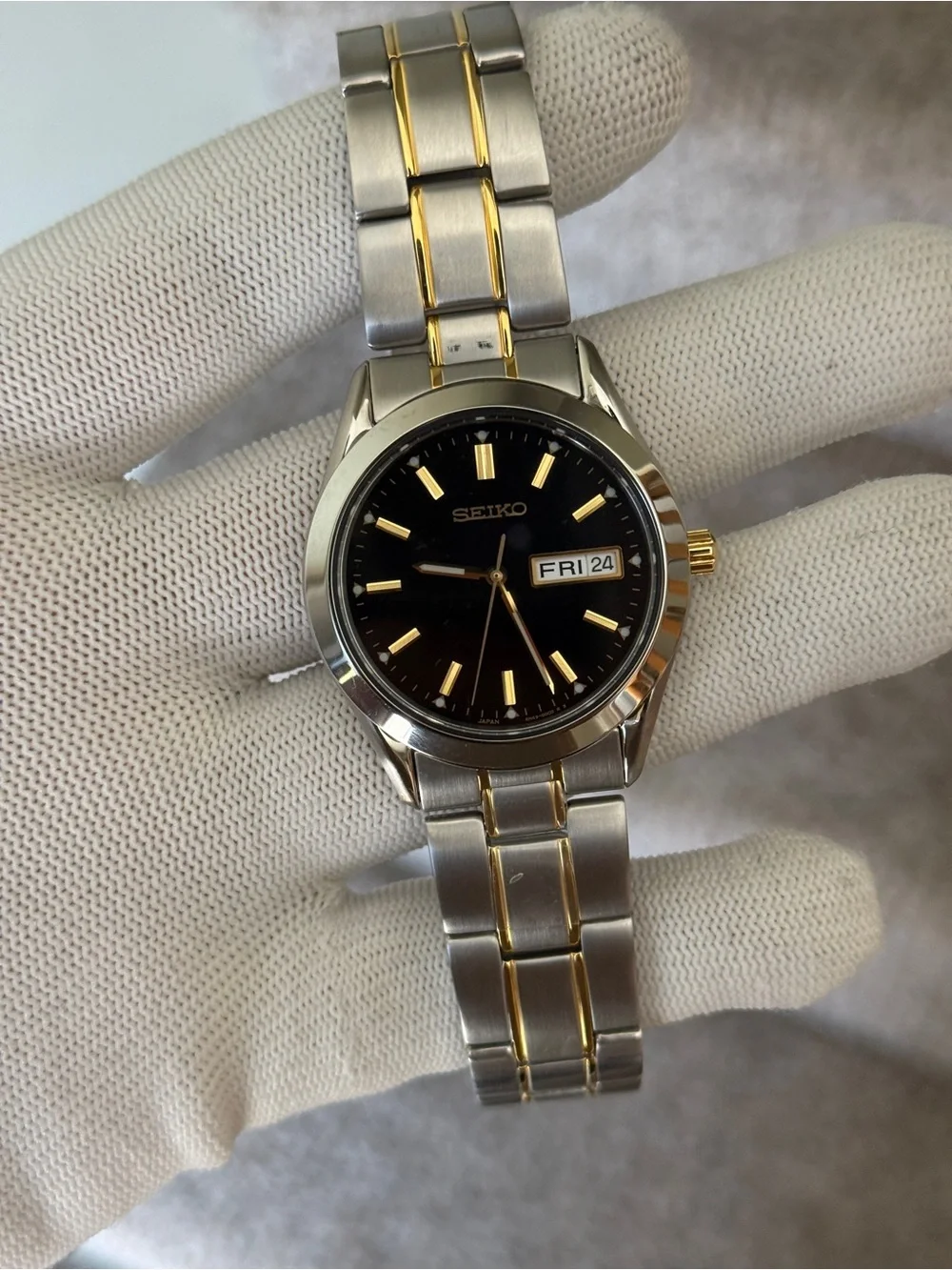 Seiko Black Dial Two-Tone Gold & Silver Bracelet Watch day date Mens Watch